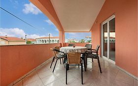 Beautiful Apartment In Vir With Wifi