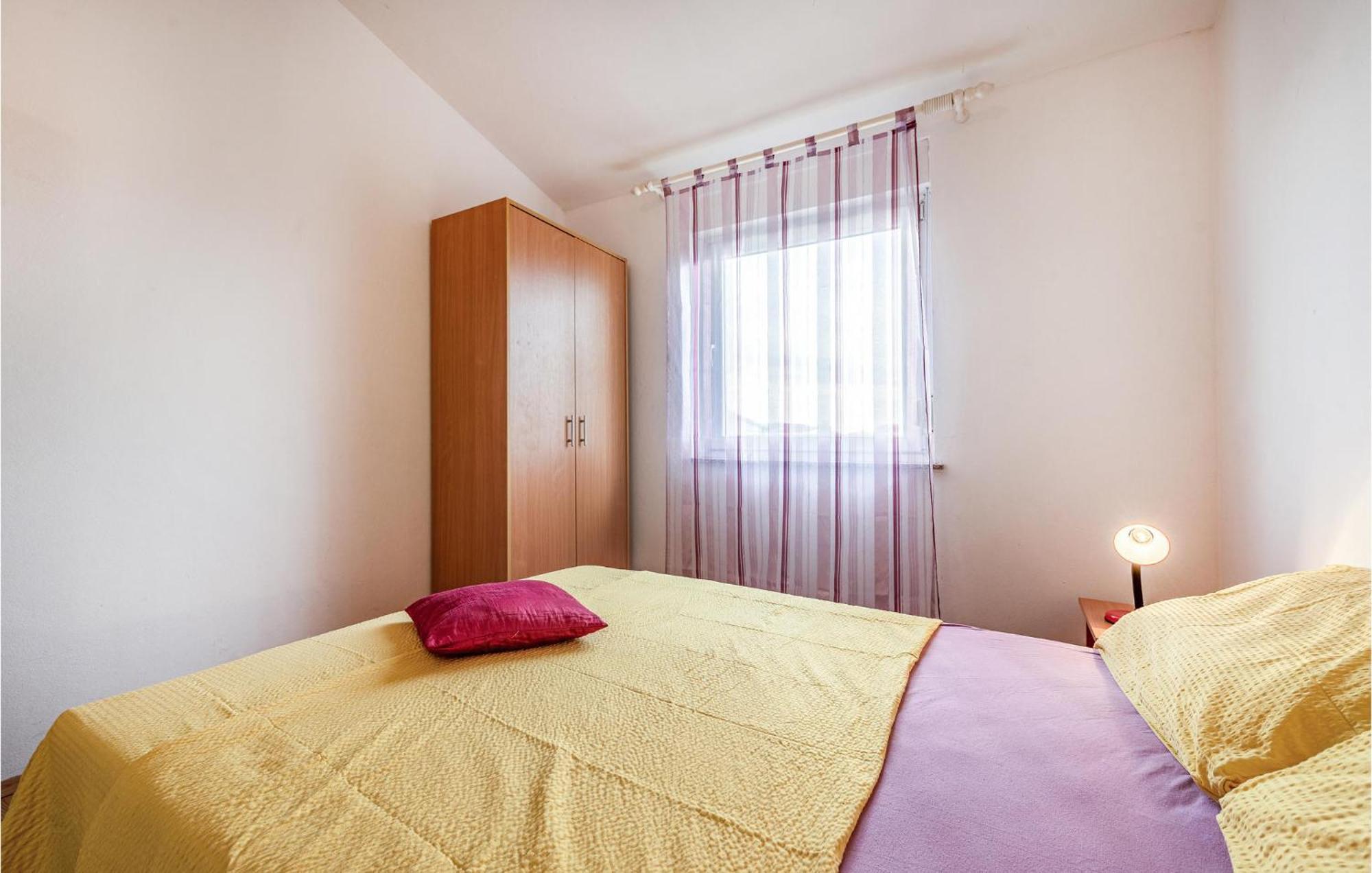 Beautiful Apartment In Vir With Wifi Kültér fotó