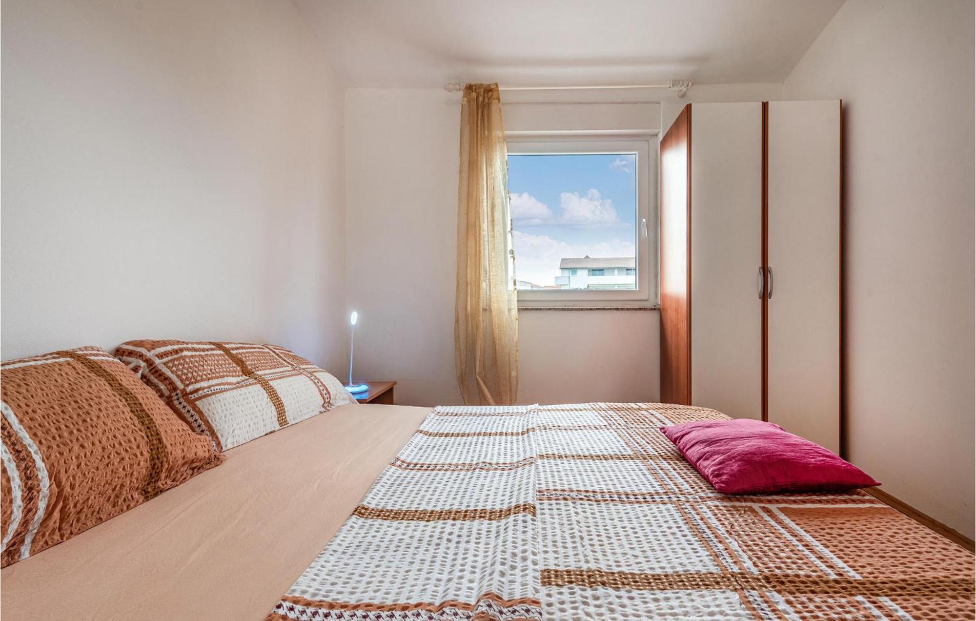 Beautiful Apartment In Vir With Wifi Kültér fotó